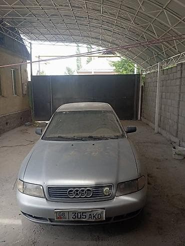 Audi A4: 1995 г., 1.8 л, Механика, Газ, Седан — 2