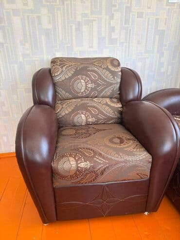 столик для кухни: Модульный диван, Б/у — 1