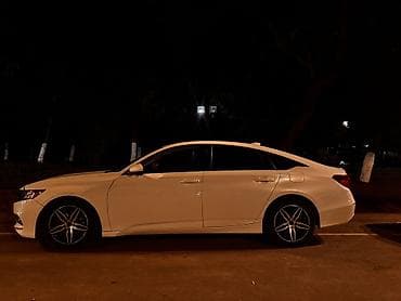 toyota pruis: Honda Accord: 2018 г., 1.5 л, Автомат, Бензин, Седан — 3