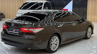 prius prime: Toyota Camry: 2018 г., Автомат, Седан — 2