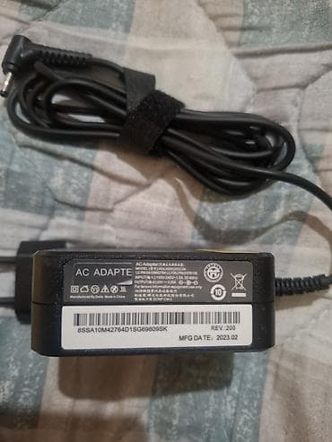 зарядник на ноутбук леново: Покупался год назад, но после ноутбук из жил себя. Ноутбук оказался — 3