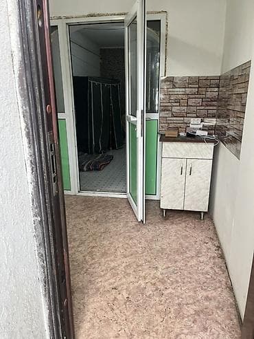 аренда место рынок кызыл кыя: Продаю помещение с площадью 20 кв. м. с отдельным входом на первом — 3