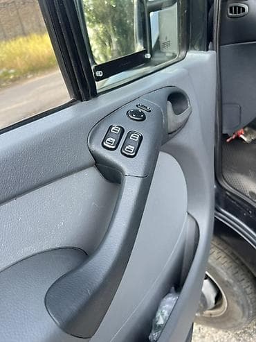 для бус: Mercedes-Benz Спринтер: 2005 г., 2.7 л, Автомат, Дизель, Бус — 6