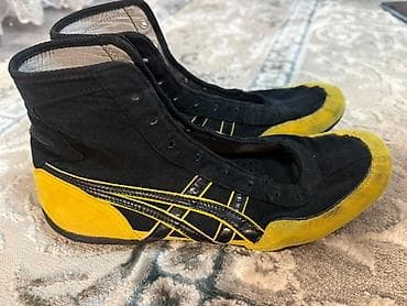 футболка юникло мужская: Мужские кроссовки, 42, Asics, Б/у, цвет - Черный — 1