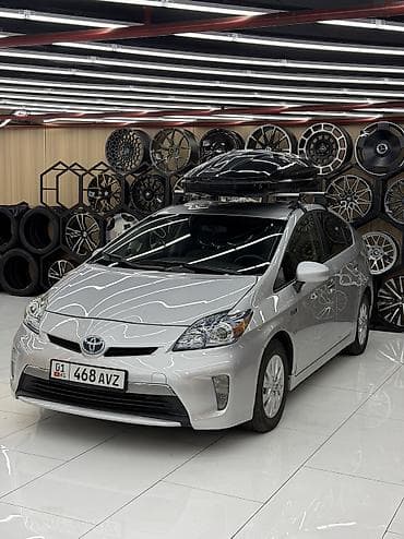 Унаа: Toyota Prius: 2014 г., 1.8 л, Автомат, Гибрид, Универсал — 1