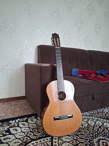 Классическая акустическая гитара (6 струн) - Тип: классическая at lalafo.kg Классическая акустическая гитара (6 струн) - Тип: классическая