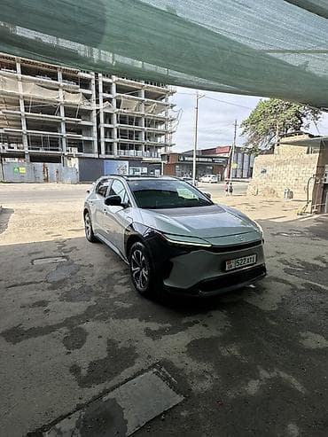 Toyota bZ4X: 2023 г., Электромобиль, Кроссовер — 2
