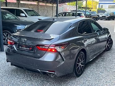 Toyota Camry: 2021 г., 2.5 л, Автомат, Бензин, Седан — 4