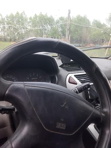 Транспорт: Mitsubishi Space Wagon: 2002 г., 2 л, Кол менен иштөөчү, Газ, Хетчбек — 4