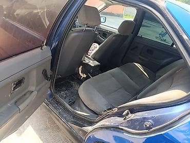 BMW 316: 1991 г., 1.6 л, Механика, Бензин, Седан — 4