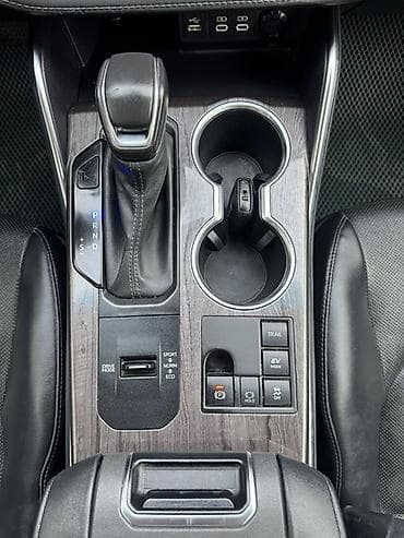 авто минивен 7 мест: Toyota Highlander: 2023 г., 2.5 л, Автомат, Гибрид, Кроссовер — 3