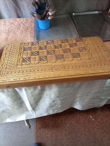 Продаю комплект нарды шахматы. можно. шашки новые. цена — 6