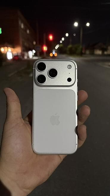 apple ultra 3: IPhone 17 Pro, Б/у, 256 ГБ, Серебристый, Защитное стекло, Чехол, Кабель, 100 % — 1