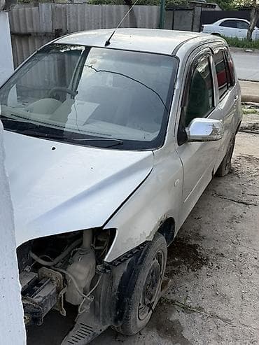 mazda 2: На запчаст срочно Mazda Demio, серебристый хэтчбек. Особенности и — 2