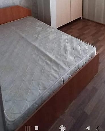 Двуспальная кровать, Б/у, С матрасом, длина - 200 см