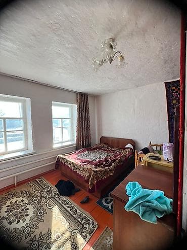 дом жээк: Кочкор центрдан 5 бөлмөлүү үй сатылат. үйдүн көрүнүшү сүрөттөдүгөй — 9