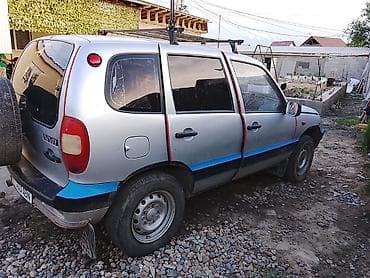 торпеда на ниву: Chevrolet Niva: 2005 г., 1.7 л, Механика, Бензин, Внедорожник — 5