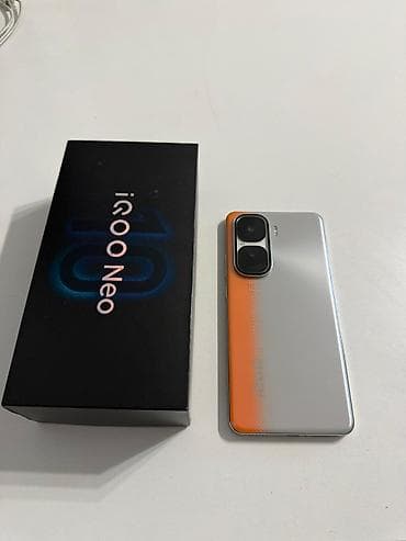 vivo 1820: Vivo iQOO 10, Б/у, 256 ГБ, цвет - Серебристый, 2 SIM — 3