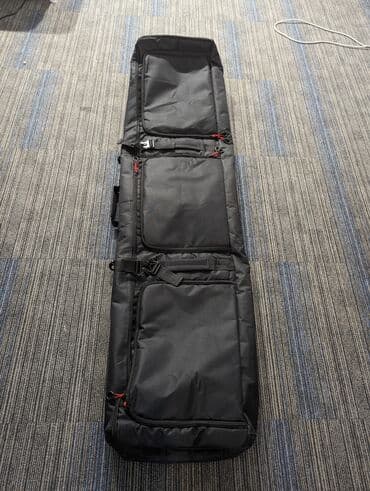 спортивное оборудование: Продаю новую сумку для сноуборда. размер до 160см. Имеет следующие — 2