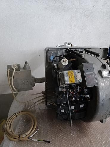 Фрезердик станоктор: Продаю газовую горелку RIELLO RS -28 пр-во Италия 325кВт. В комплекте — 5