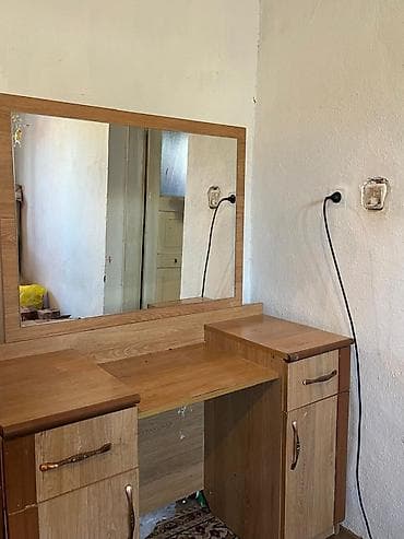 bed table: Туалетный столик, С зеркалом, цвет - Коричневый, ЛДСП — 1