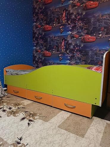 Детская мебельный комплект в ярких цветах (лайм/оранжевый): - Кровать