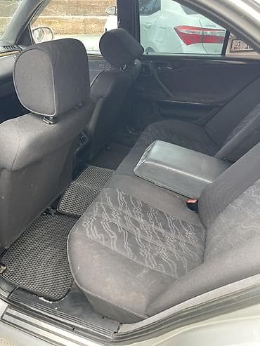 mers 212: Mercedes-Benz E-Class: 2001 г., 3.2 л, Автомат, Дизель, Седан — 6