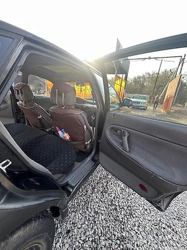 bmw e53: Mazda 626: 1991 г., 2 л, Механика, Бензин, Седан — 9