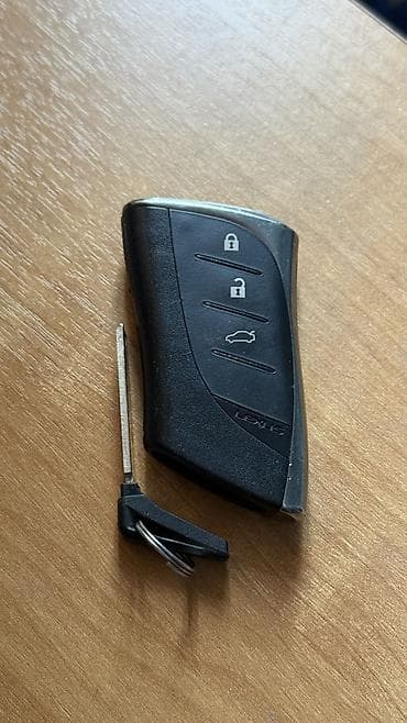 авто богажники: Ключ Lexus 2020 г., Б/у, Оригинал — 3