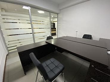 места для бизнес: Аренда офисов, 165 м², В жилом комплексе, 1 линия, С отдельной кухней, С отдельным входом — 2
