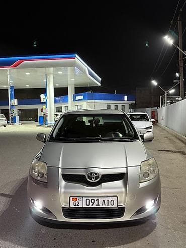 nardo grey: Toyota Auris: 2008 г., 1.6 л, Механика, Бензин, Хэтчбэк — 2