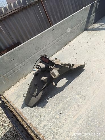 сузуки бандит: Задний пластиковый хвост/крыло, в сборе для мотоцикла/скутера. в — 2