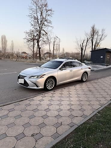 aubi 80: Lexus ES: 2018 г., 2.5 л, Вариатор, Гибрид, Седан — 2