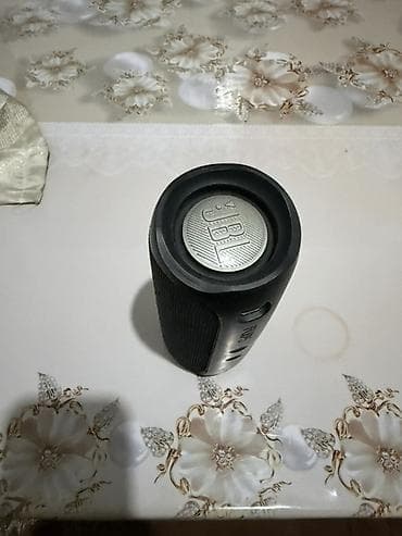 Аудиотехника: Портативная Bluetooth‑колонка JBL (серия Charge/Flip форм‑фактор) - — 4