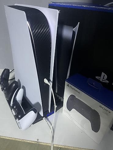 PS5 digital+2джойстика original зарядной станцией Из игр FIFA25 ufs4