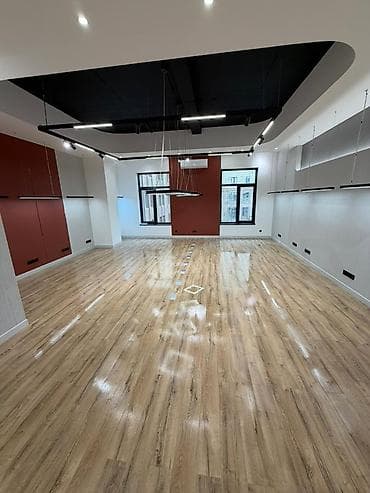 жк манчестер: Аренда офисов, 69 м², В жилом комплексе, 1 линия, С отдельным входом, С отдельным сан узлом — 2