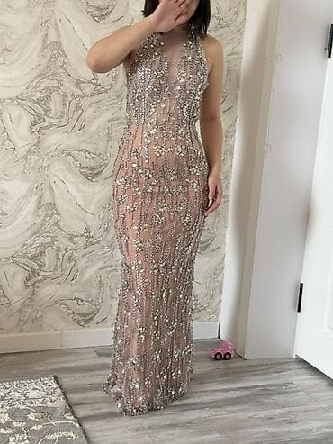 кызыл кия кыз: Кече көйнөгү, Суу периси, Узун модель, Жеңдери жок, Далысы ачык, S — 7