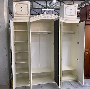 Жумшак эмерек комплекттери: Уктоочу бөлмө гарнитуру, Колдонулган, Эки кишилик керебет, түсү - Ак — 1