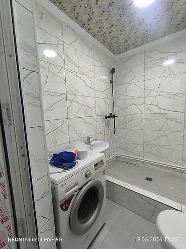 Үй жана бакча: Санузел с душевой зоной и отделкой под мрамор - Компактный — 5