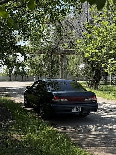 срочно куплю зеркало: Седан бизнес‑класса с правым рулём. Темно‑серый цвет, 4 двери — 4