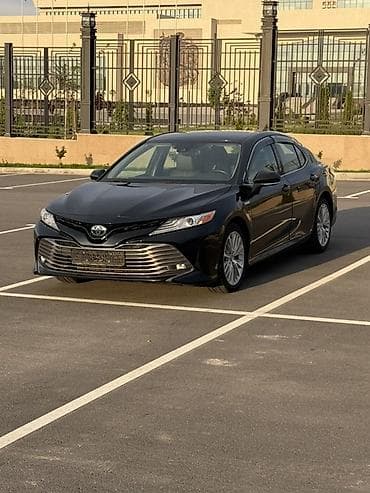 5: Toyota Camry: 2020 г., Автомат, Гибрид, Седан — 5