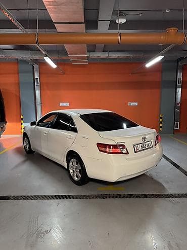 2011: Toyota Camry: 2011 г., 2.5 л, Бензин, Седан — 4