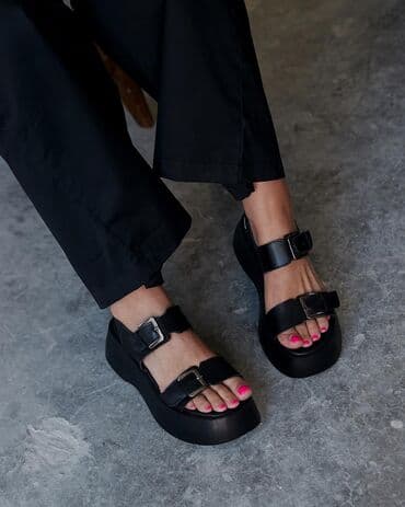 фирменная обувь из италии: Босоножки, 39, Новый, цвет - Черный, Бесплатная доставка, Самовывоз, Платная доставка — 1