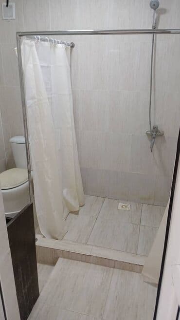 жилой дом с земельным участком: Дом, 90 м², 5 комнат, Собственник — 4