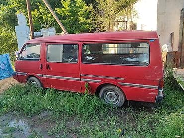 bongo: Mazda BONGO: 1986 г., 2 л, Механика, Бензин, Бус — 3