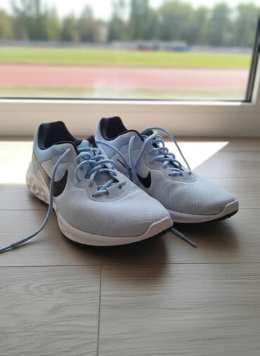 Кроссовки Nike для бега - Модель: DD (по ярлыку) - Размер: US 10 / UK at lalafo.kg Кроссовки Nike для бега - Модель: DD (по ярлыку) - Размер: US 10 / UK