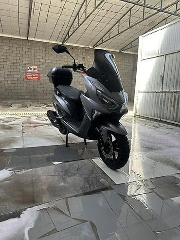 мото эндуро: Скутер-макси 150–200 см³ класса (ориентировочно): городской/туринговый — 3