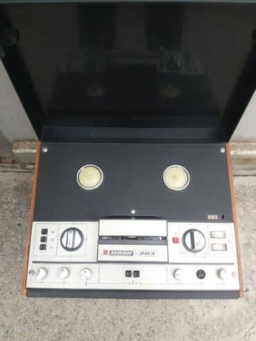 ресивер воздушный: Продаются: 1-проигрыватели грампластинок по 1000 сом. 2- катушечный — 9