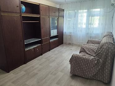 3 комнаты, 58 м², 104 серия, 4 этаж, Старый ремонт