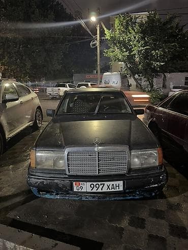 Mercedes-Benz W124: 1990 г., Механика, Седан